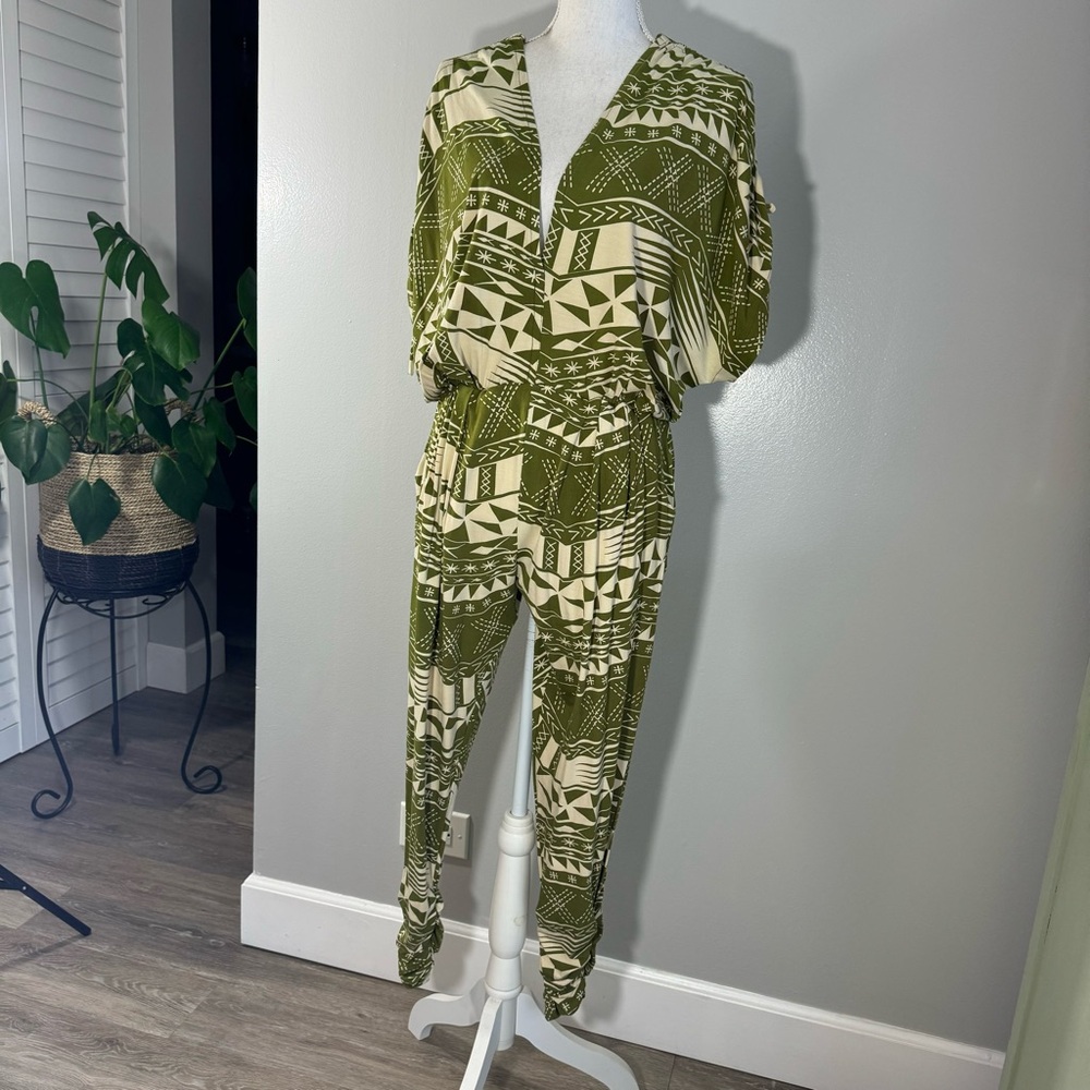 Missing Polynesia, Green/White Jumpsuit, Fitted Legging, Size 0